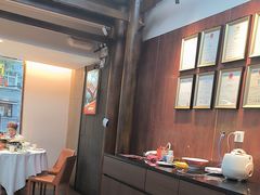 -阿瓦山寨·湘菜现炒·剁椒鱼头王(咸阳总店)
