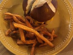 红薯条-HELLO 27 意面·沙拉·帕尼尼