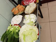 白菜-洞庭洲·防空洞火锅·铜锅涮肉·烧烤(新百广场店)