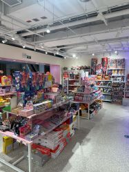-嗨本可潮玩仓(大兴大悦春风里店)