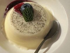 -MONICH牛排融合餐厅(和义大道购物中心店)