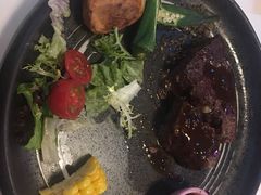 -樱花里音乐餐吧·牛扒椰子鸡(东圃店)