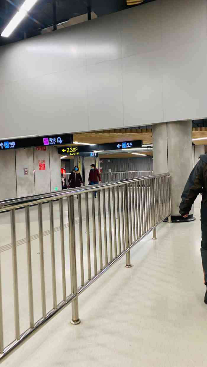 成山路(地铁站)-"八号线成山路地铁站在浦东上南路这里,整体.