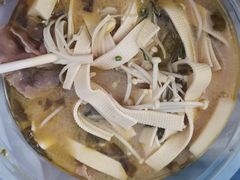 酸辣金汤肥牛+双份米饭-奈哥老坛酸菜鱼(香港名都店)