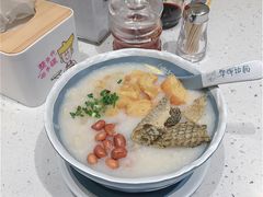 金牌荔湾艇仔粥-华辉拉肠(宝华店)