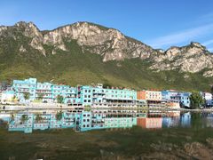 -百里峡七彩艺术小镇