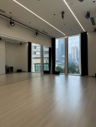 -YASAKI国际舞蹈中心