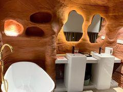 -幸栖洞穴设计酒店(成都春熙路店)