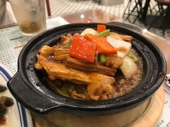 红烧支竹鱼头煲-小龍鳳餐室(番禺路店)