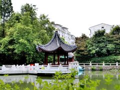 -汇龙潭