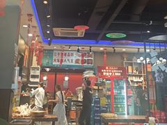 -老街烧烤大排档·地道湖北菜·龙虾馆(汉口火车站店)