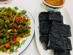 油炸臭豆腐-新新湘菜馆(新中街二条店)