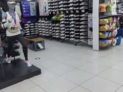 -迪卡侬(高新万达店)