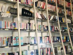 -钟书阁(松江泰晤士小镇店)