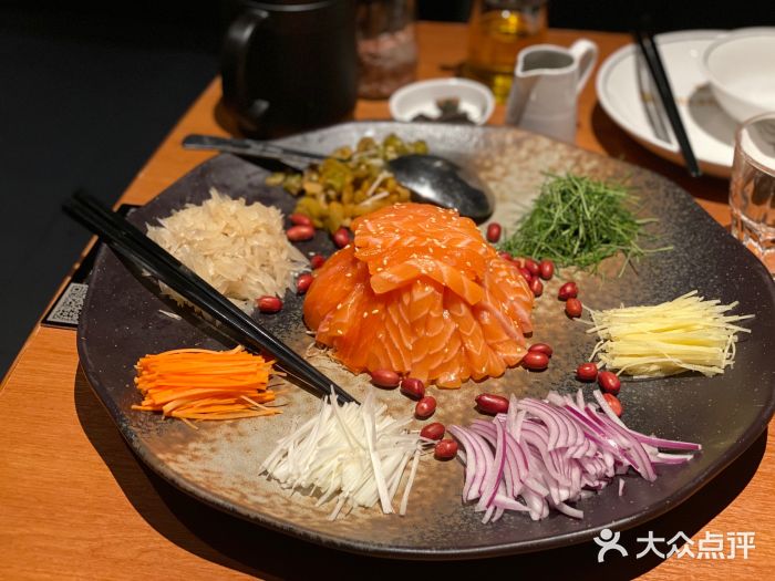 小炳胜(卓悦中心店)黑松露捞起三文鱼图片