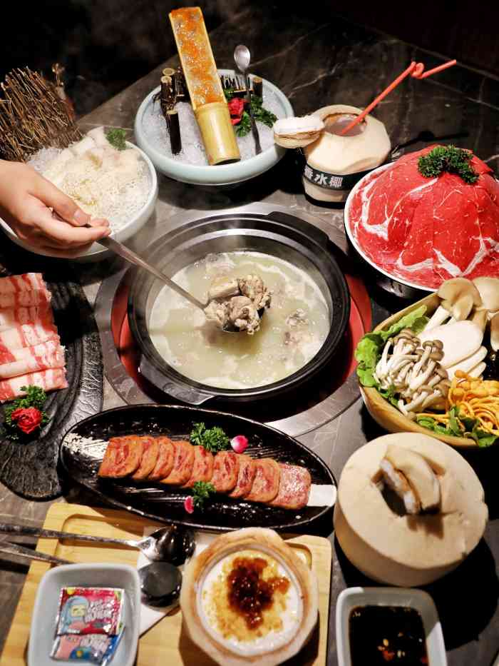 捞神煲汤火锅(龙湖金沙天街店)