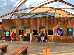 -怀托摩萤火虫洞