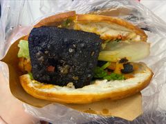 黄金豆腐夹馍-自黑豆夫·臭豆腐夹馍(四海唐人街店)