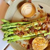 海口西餐🍴特别喜欢坐在阳光洒下的希腊风窗边吃饭