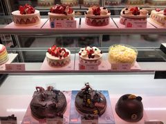 -巴黎贝甜(大宁国际商业广场店)