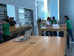 -Apple零售店(华贸购物中心店)