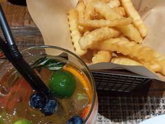 -喜洲吧·江畔老船厂·庭院餐厅(喜临院店)