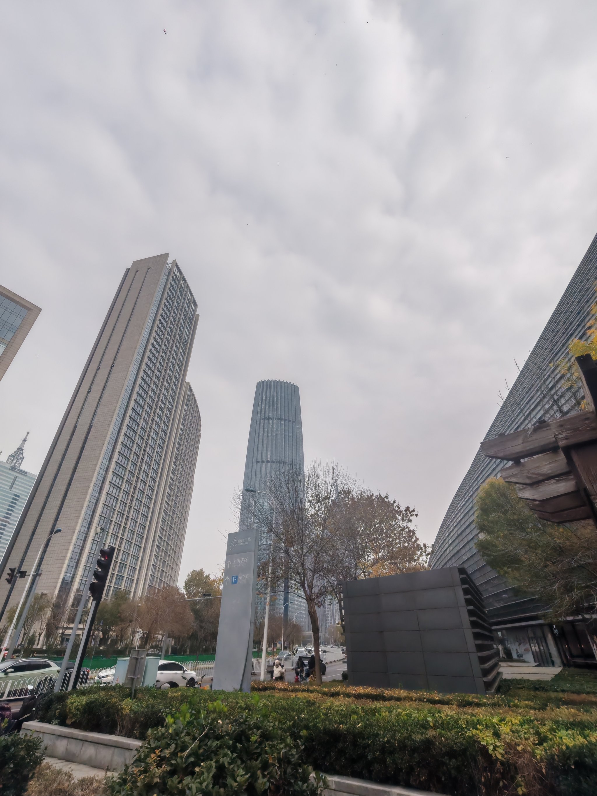 这个方方的楼叫什么?