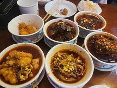 -炉小二铜锅牛蛙•川湘菜(三里屯店)