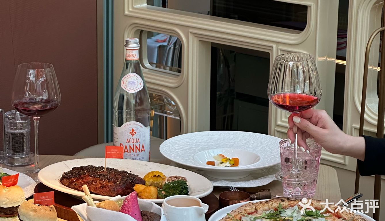 就在中央大街·哈尔滨人都知道的西餐厅～