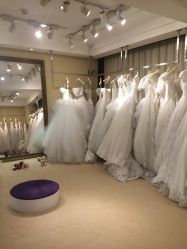 -满庭芳婚纱礼服店