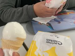 -麦当劳(鄂尔多斯机场店)