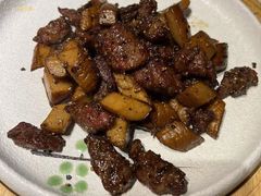 杏鲍菇黑椒牛肉粒-渝信川菜 · 川味家常菜(长安店)