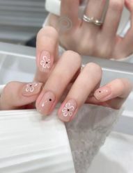 -赢韵美甲美睫瑞士净斑中心