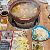 又来喝美味的鸡汤啦[调皮]