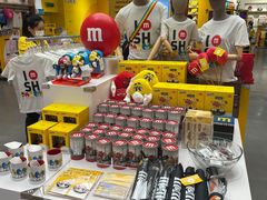 -m豆巧克力世界(上海世茂广场店)