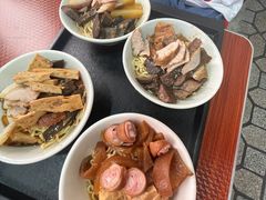-松树干拌面店