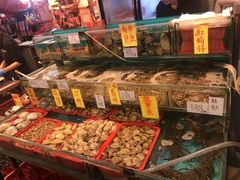 水产区-鲜入围煮花胶鸡海鲜火锅