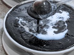 芝麻糊汤团-水牛奶皇后糖水铺