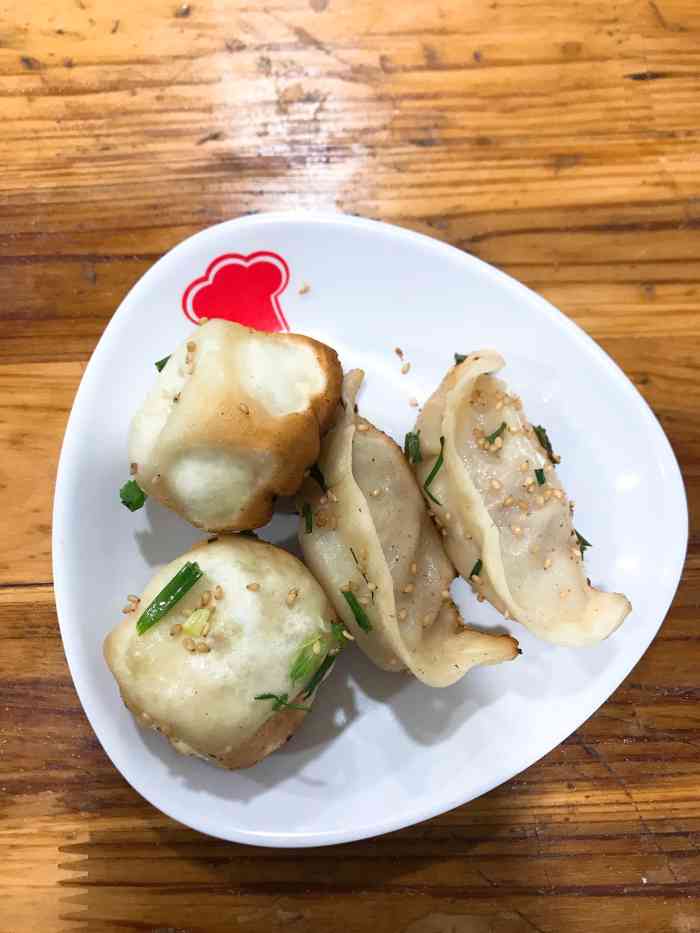 舒蔡记生煎(四川中路店)-"这家新点的生煎很好吃啊------总觉得.