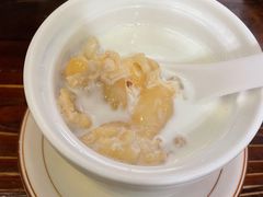 牛奶炖花胶-黄祥华养生堂·炖汤·营养蒸饭(岭南天地店)