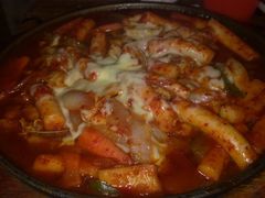 奶酪海鲜炒米条-包装马车·韩国料理·포장마차