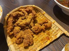 -爆炸头阿姨小四川正宗川味小吃(无任何分店)