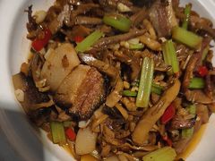-九锅一堂酸菜鱼(万达广场店)