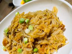 酸菜炖油渣-小大董·烤鸭(凤凰汇店)