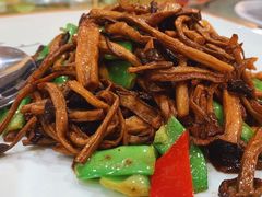 茶树菇炒虾菇肉-佳宴美食连锁(丰泽店)