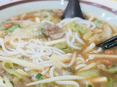 -龙记桂林米粉(财满街店)