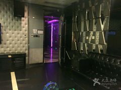 -蓝尊量贩(黄河路店)