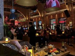 -FOUR PLAY BAR