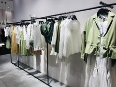 -URBAN REVIVO(七宝领展广场店)