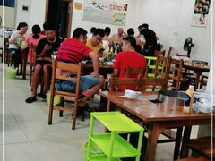 大堂-15年老字号鑫鑫猪肚鸡·椰子鸡海南火锅(兴隆华侨农场店)